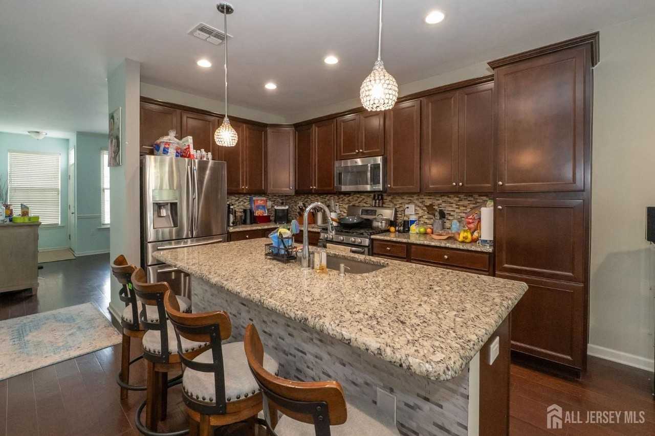 3 Bauer Ln - Photo 4 of 38