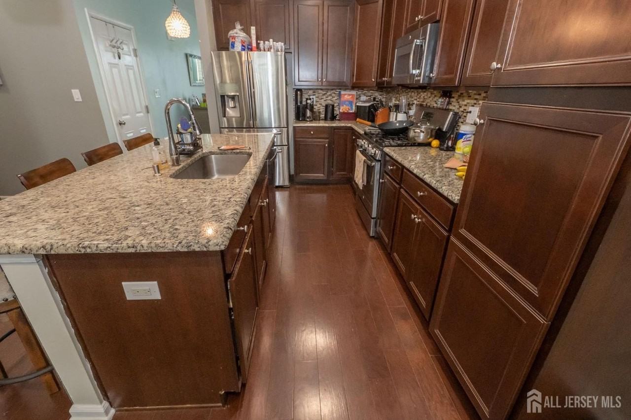 3 Bauer Ln - Photo 5 of 38