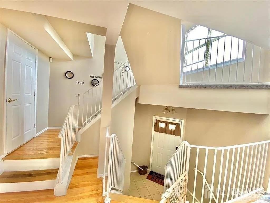 790 Harbortown Blvd - Photo 4 of 21