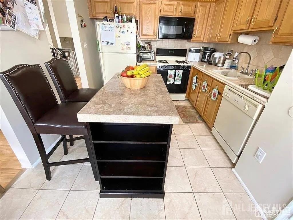 790 Harbortown Blvd - Photo 5 of 21