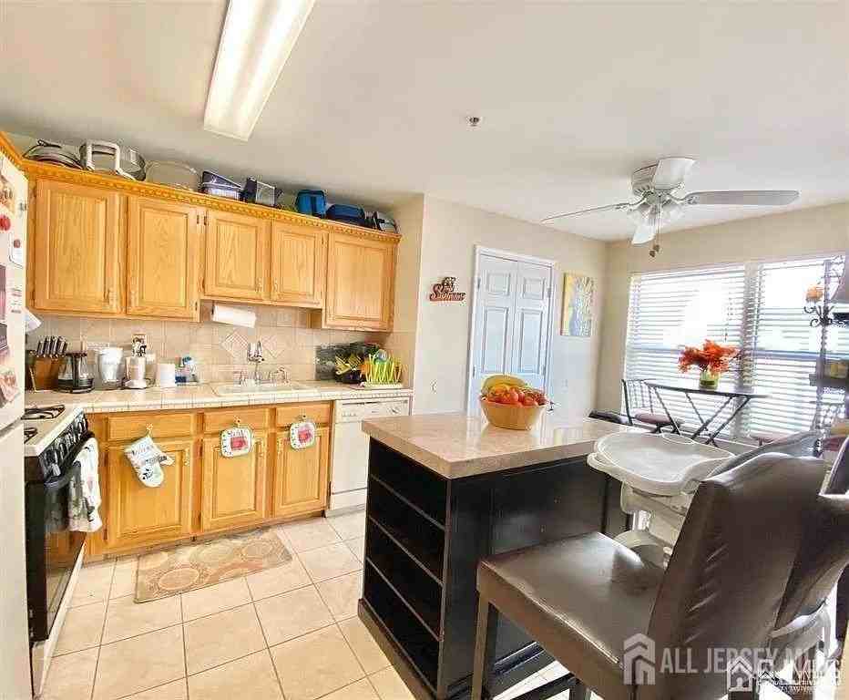 790 Harbortown Blvd - Photo 7 of 21