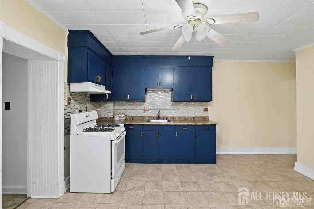 416 Main St - Photo 5 of 14