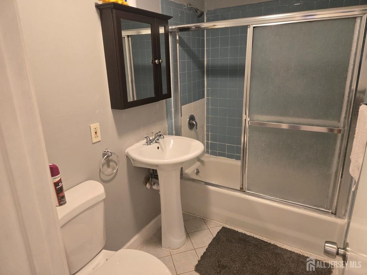 143 College Dr - Photo 5 of 12
