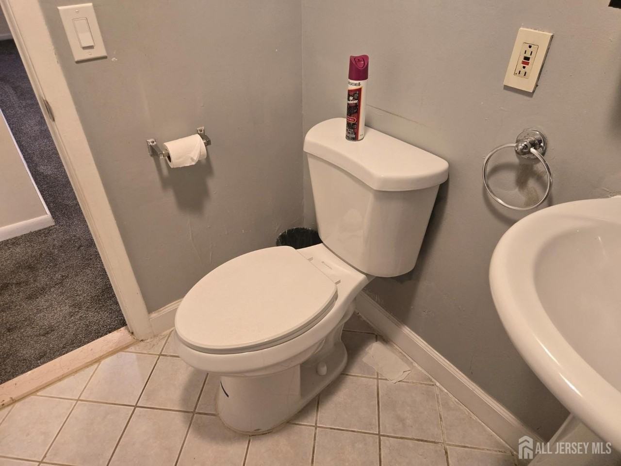 143 College Dr - Photo 6 of 12