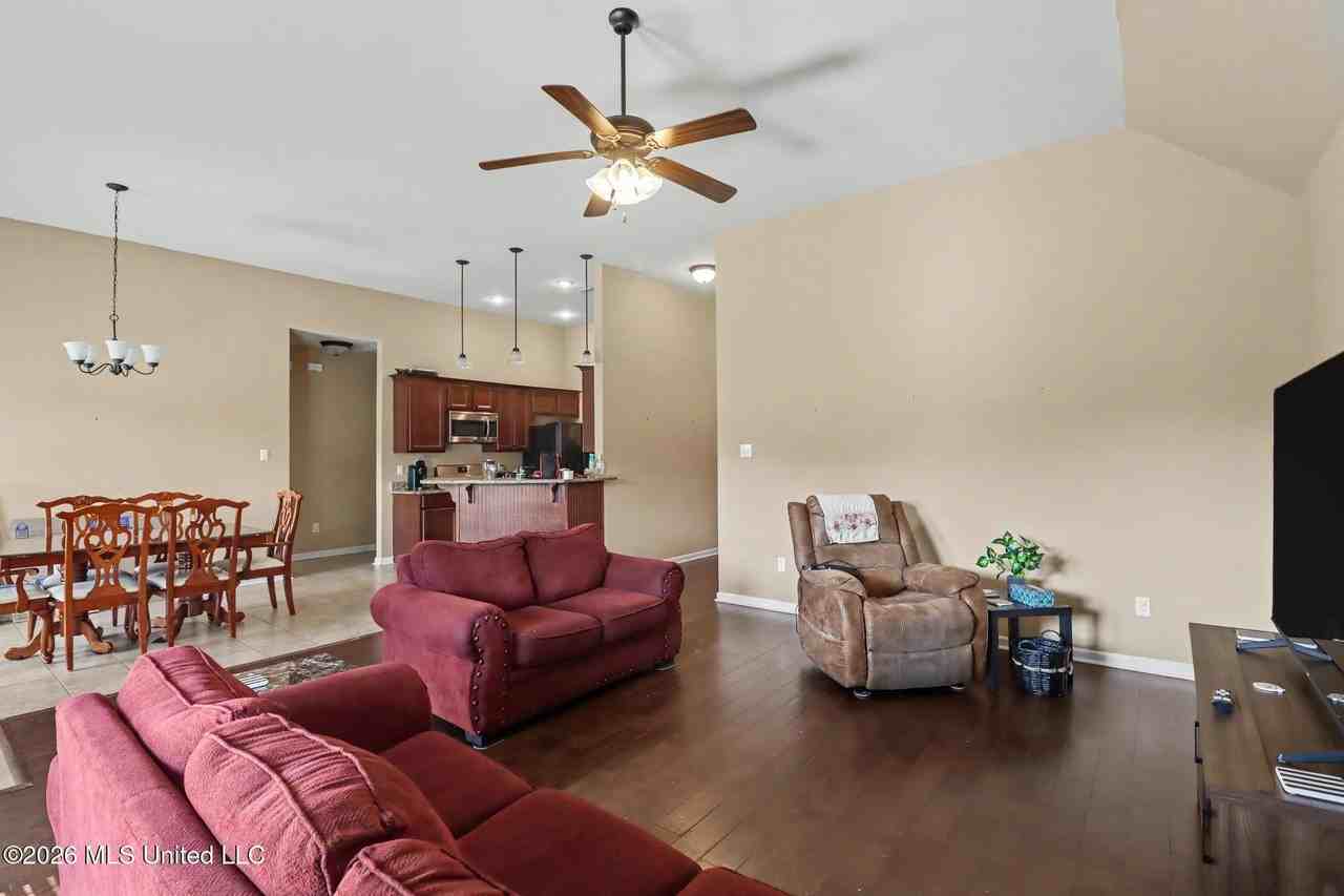 15181 Oberlin Ave - Photo 6 of 20