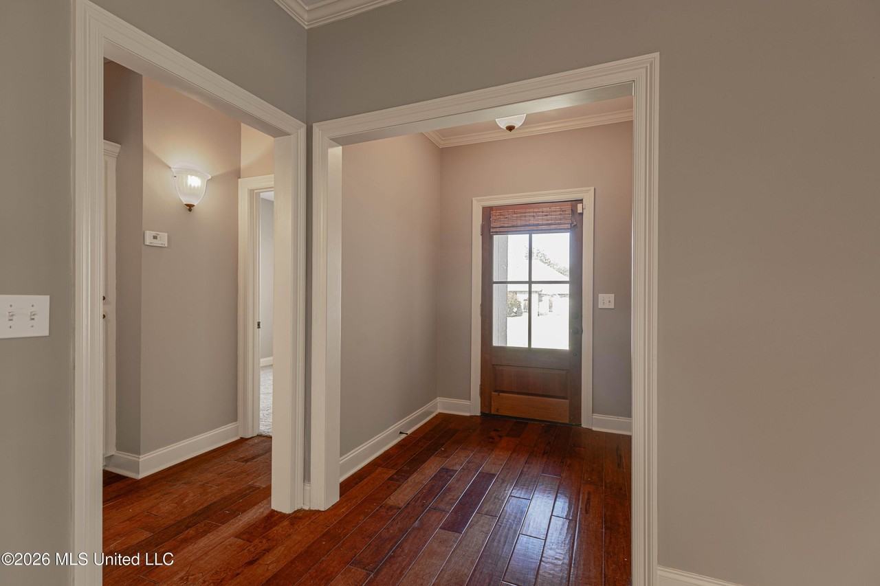 101 Sara Fox Dr - Photo 2 of 31