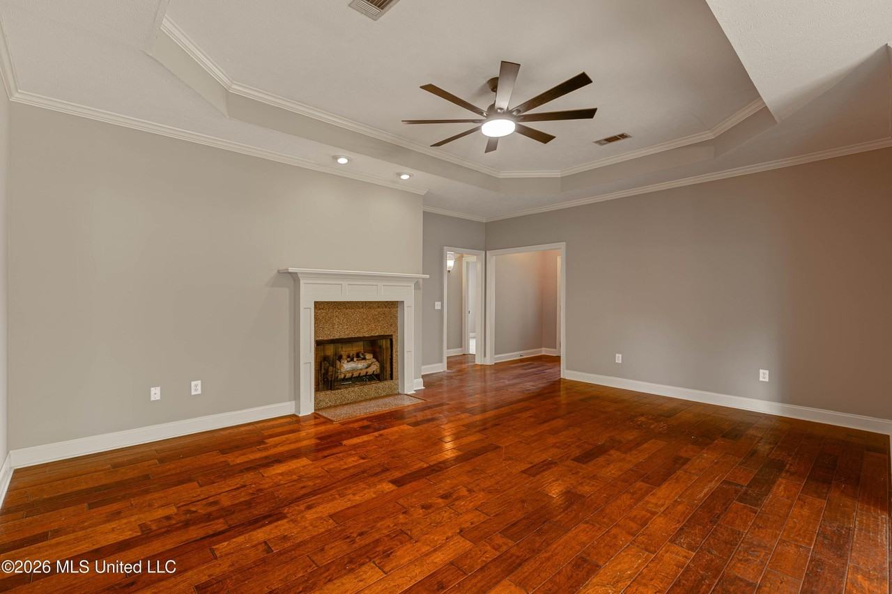 101 Sara Fox Dr - Photo 5 of 31