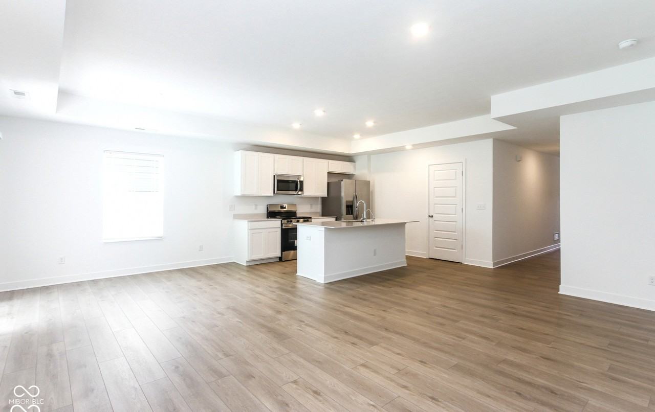 8813 Georgina St - Photo 2 of 14