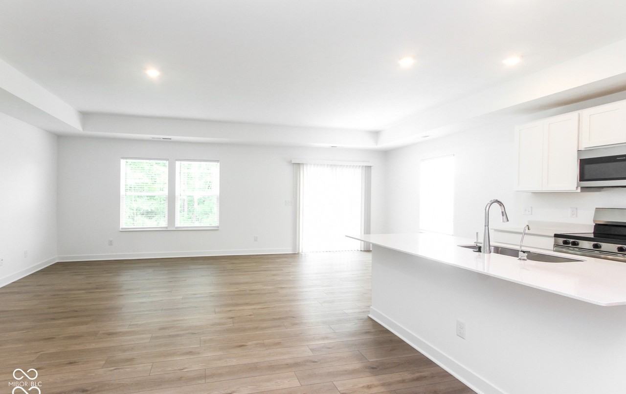 8813 Georgina St - Photo 3 of 14