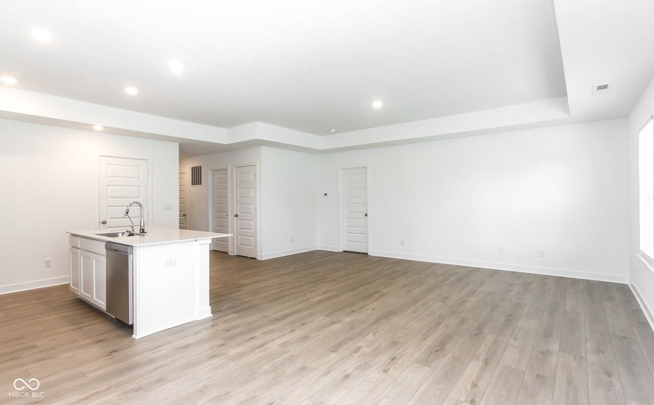 8813 Georgina St - Photo 4 of 14