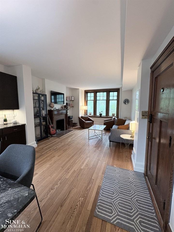 659 W Canfield St #5 - Photo 3 of 33