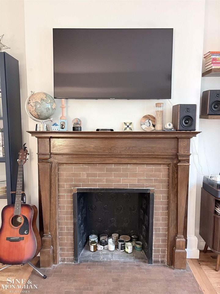 659 W Canfield St #5 - Photo 6 of 33