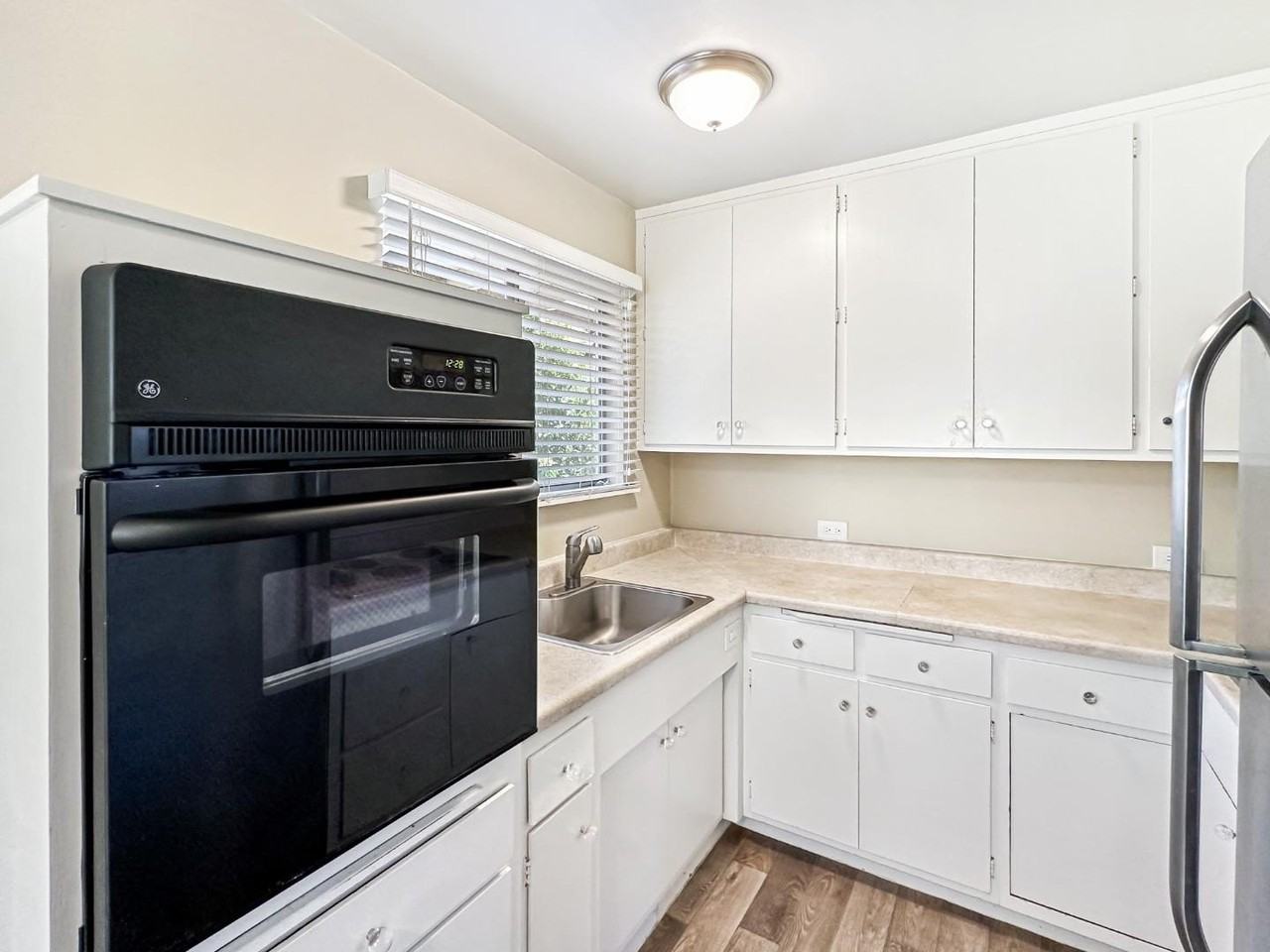 317 Poe St - Photo 7 of 19