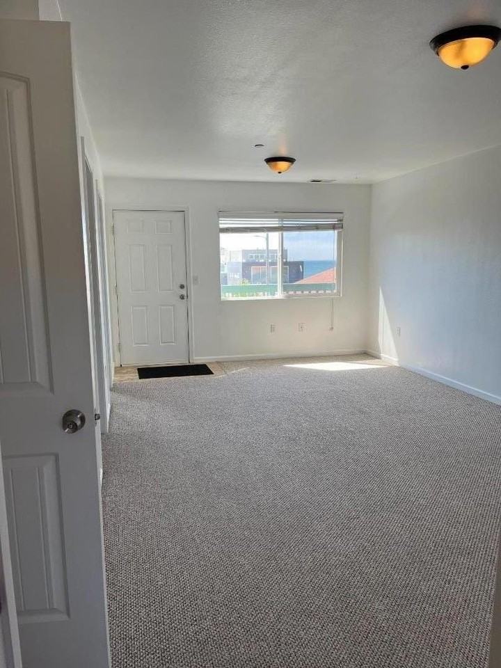 2286 Palmetto Ave - Photo 7 of 11
