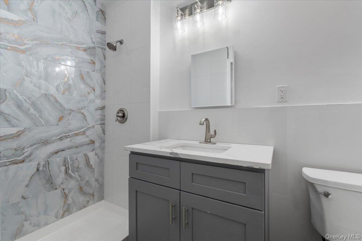 324 Eldert St #2A - Photo 5 of 11