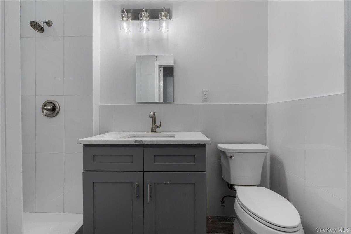 324 Eldert St #2A - Photo 6 of 11