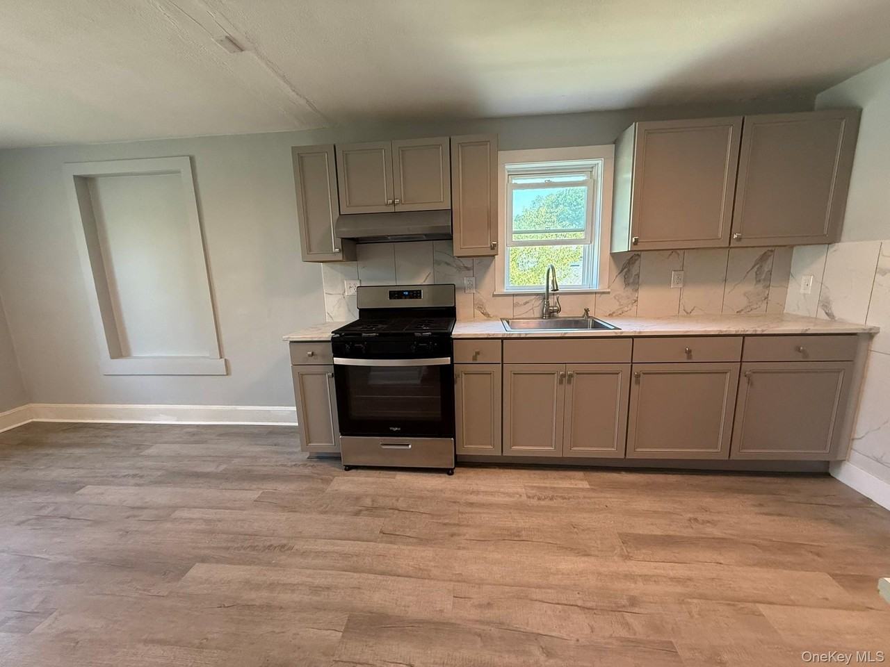610 Tower Ave - Photo 3 of 22