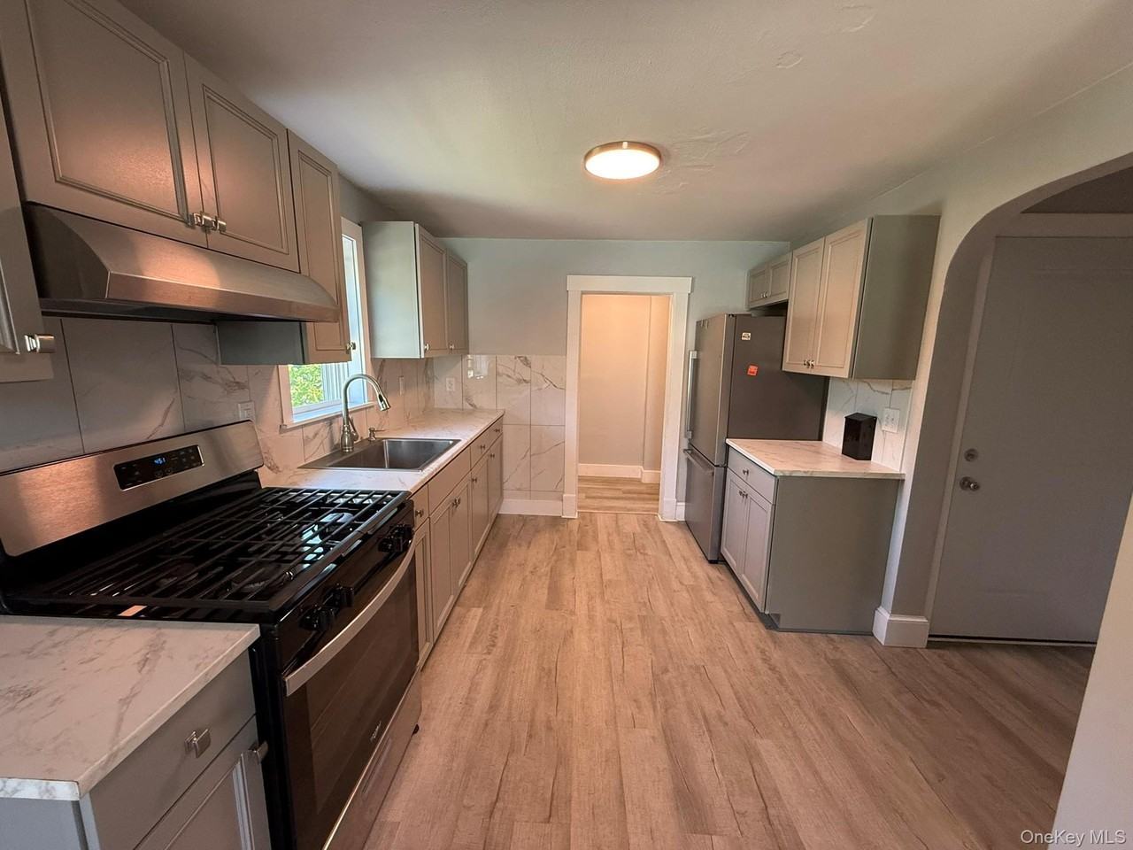 610 Tower Ave - Photo 7 of 22