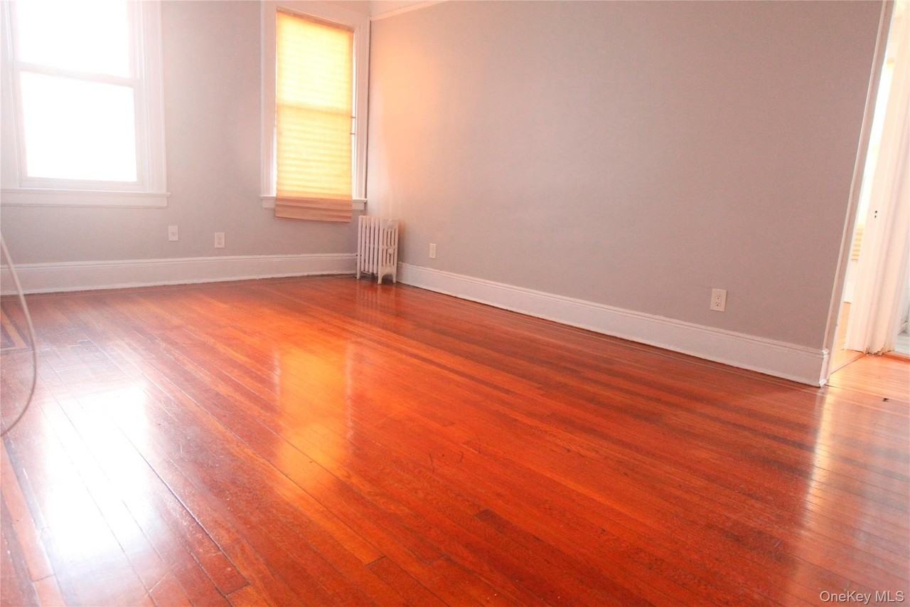 477 Merrick Rd - Photo 4 of 8