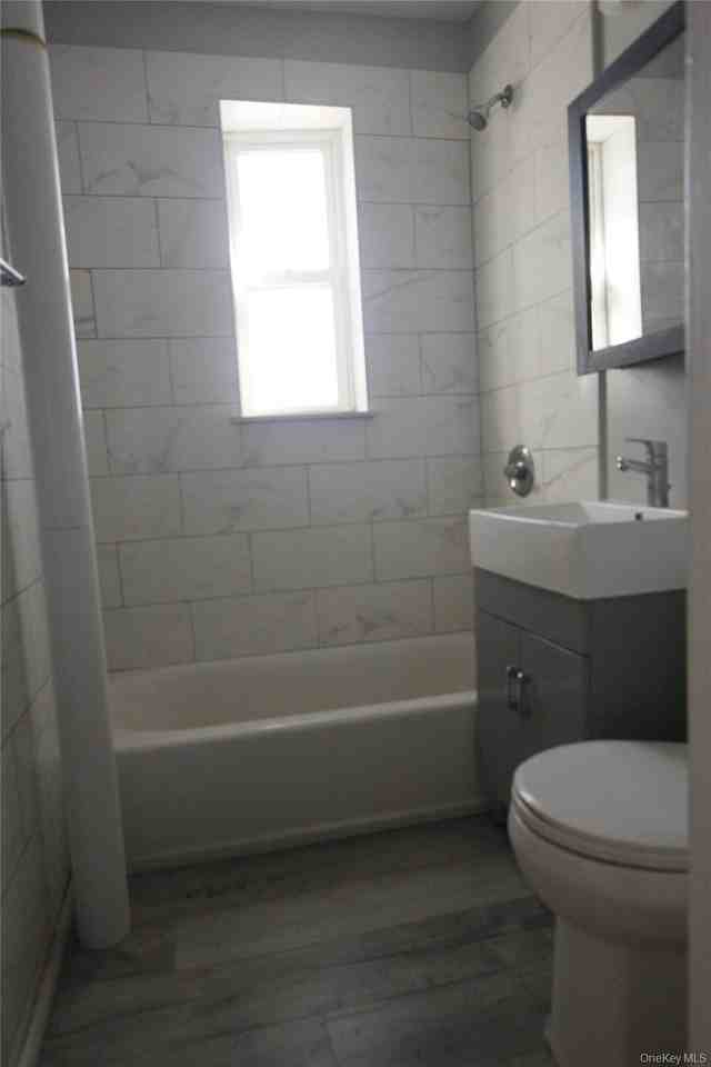 477 Merrick Rd - Photo 5 of 8