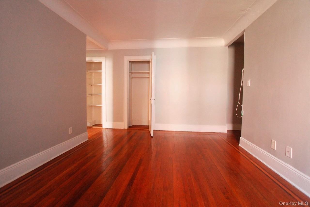 477 Merrick Rd - Photo 6 of 8