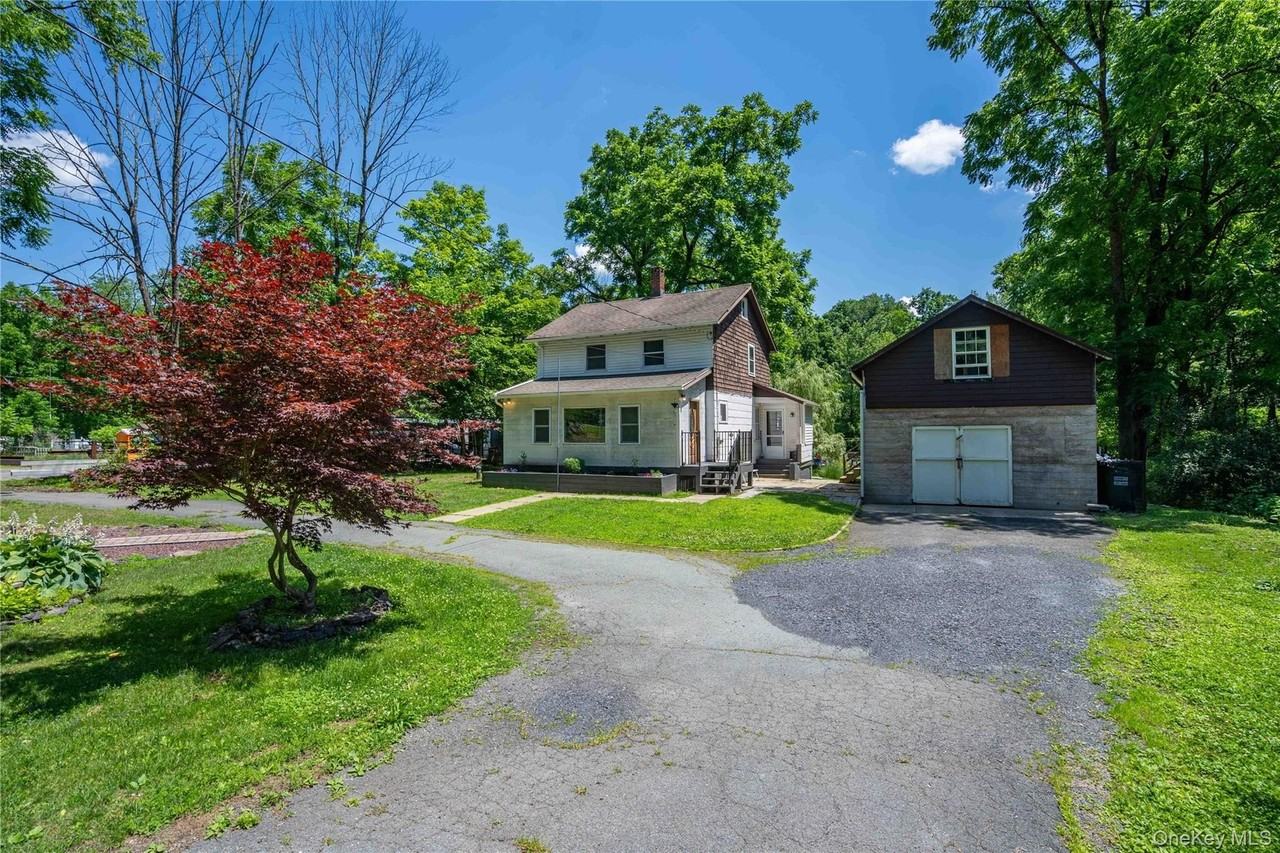 22 Lime Kiln Rd - Photo 2 of 24