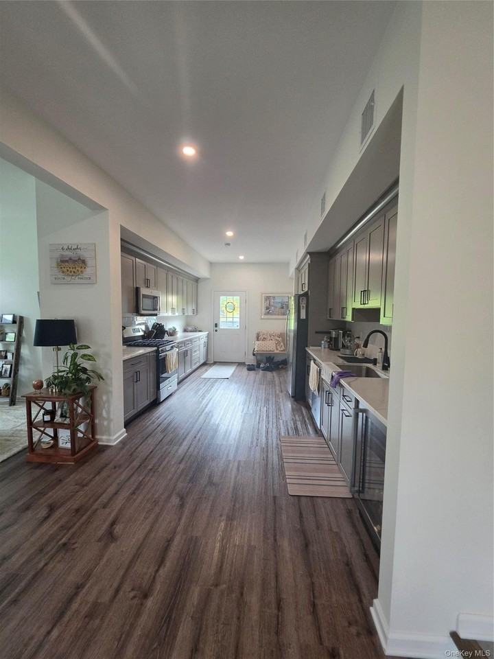 118 Plains Rd - Photo 3 of 19