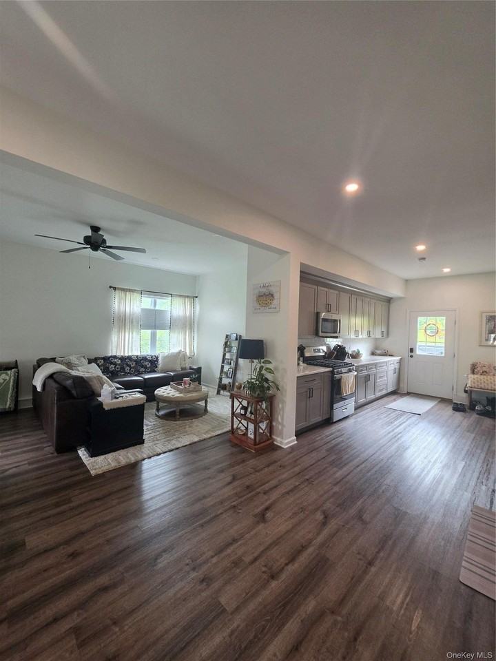 118 Plains Rd - Photo 4 of 19