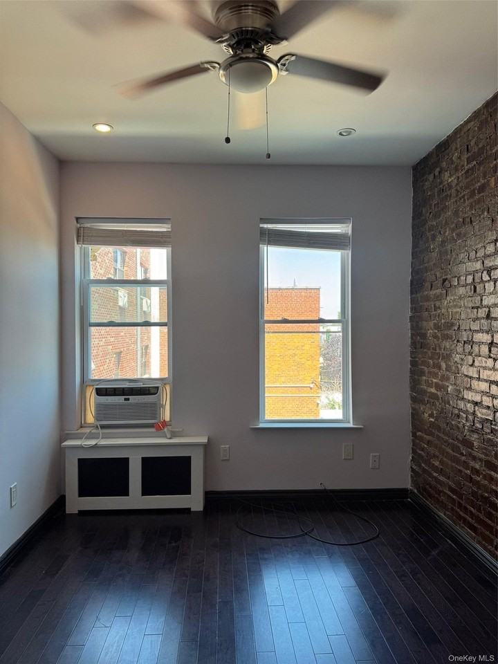 7305 Metropolitan Ave - Photo 7 of 18