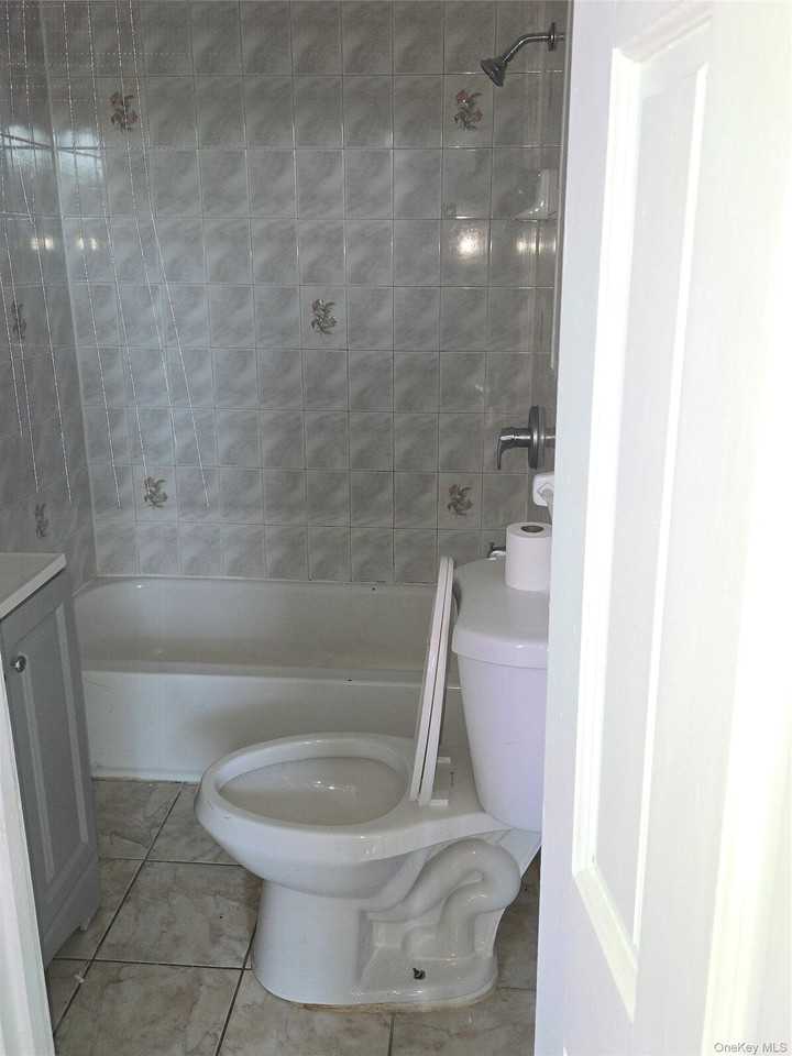 116-19 Supthin Boulevard #2 - Photo 4 of 9