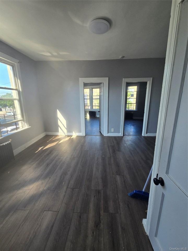 116-19 Supthin Boulevard #2 - Photo 5 of 9