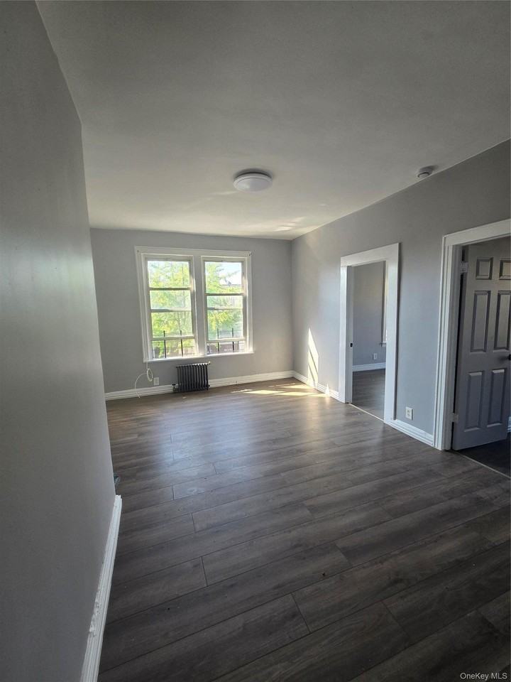 116-19 Supthin Boulevard #2 - Photo 6 of 9