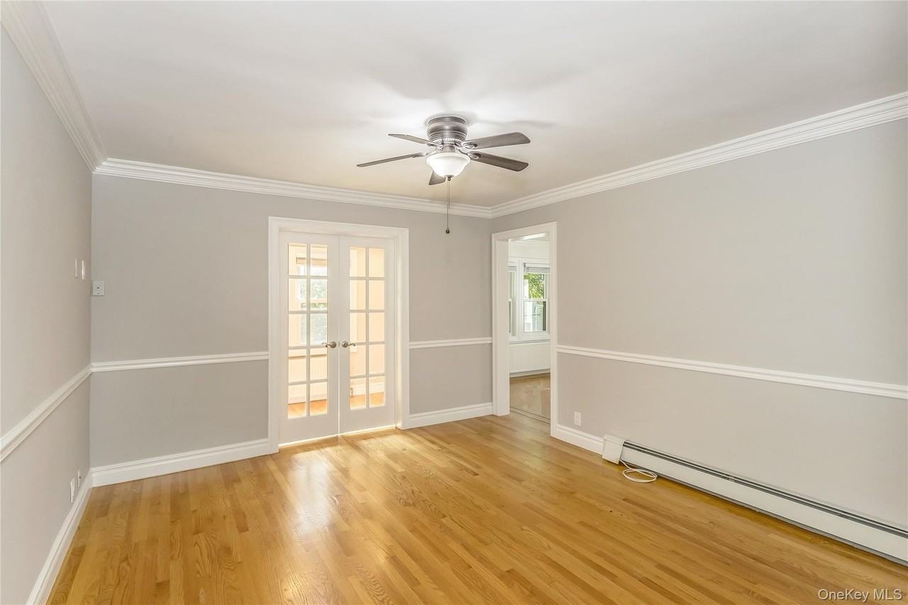 104 Sheridan Ave - Photo 5 of 33