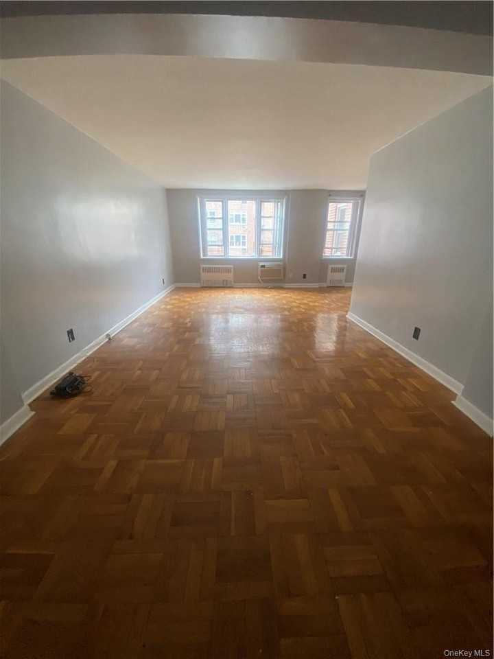 4 Sadore Ln #2W - Photo 2 of 7