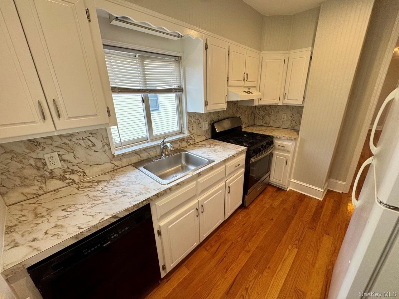 121 Lyon Pl - Photo 5 of 14