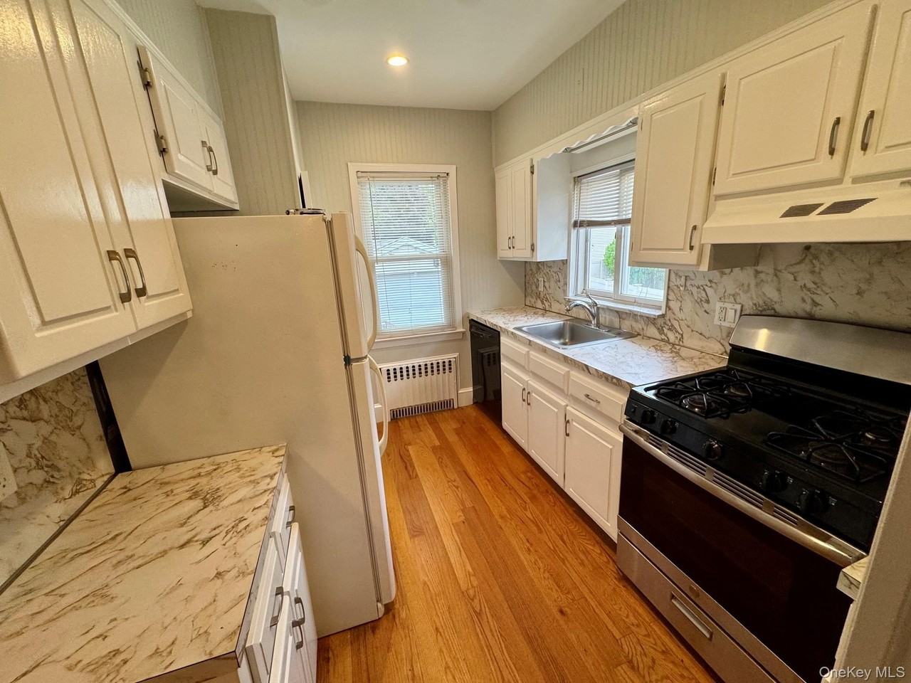 121 Lyon Pl - Photo 6 of 14