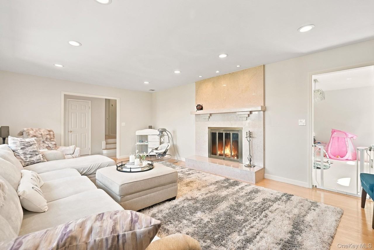 316 Gainsborg Ave E #2TOPFL - Photo 6 of 28