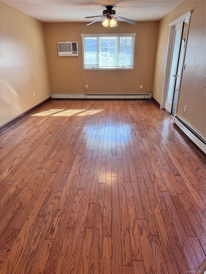 37 Spray Ln - Photo 2 of 20