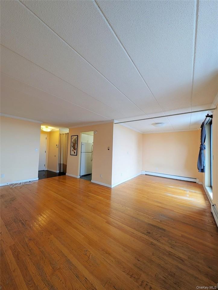 13617 Maple Ave #12D - Photo 2 of 8