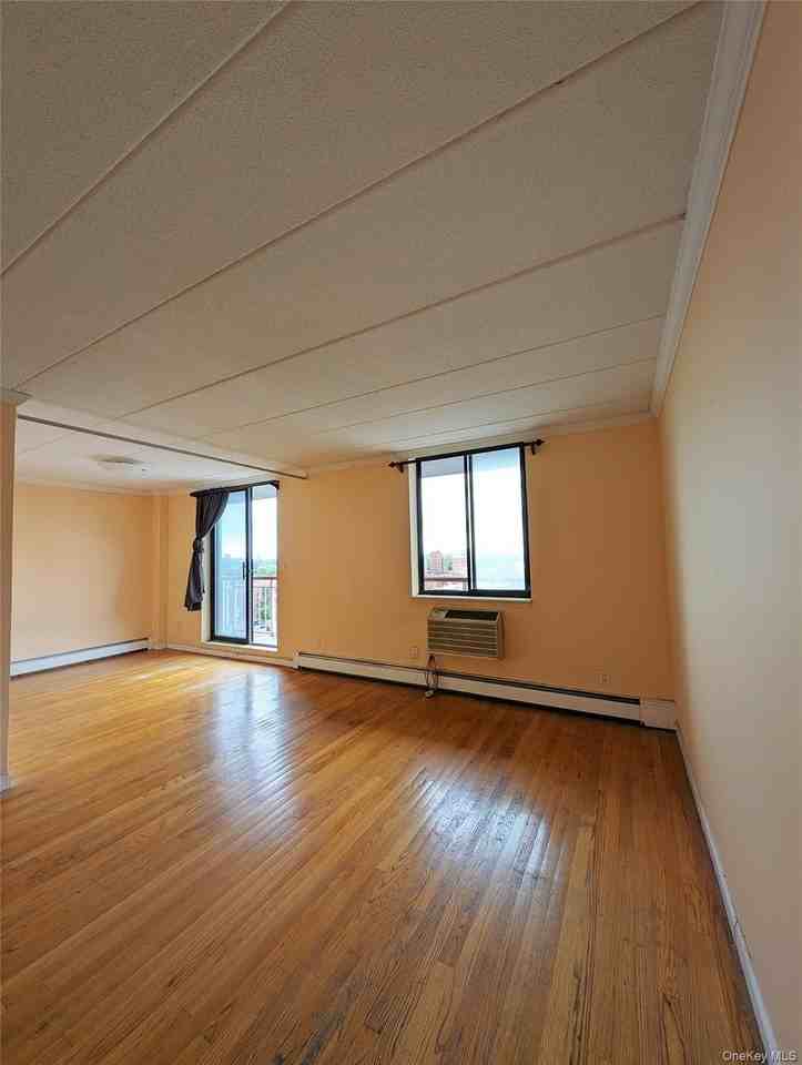 13617 Maple Ave #12D - Photo 3 of 8