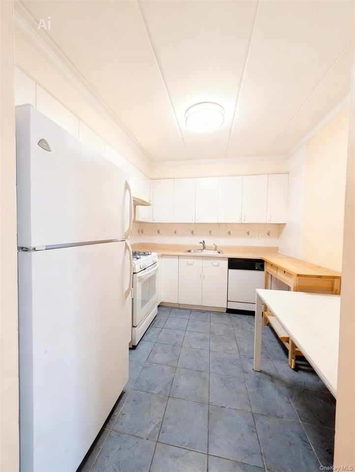 13617 Maple Ave #12D - Photo 4 of 8