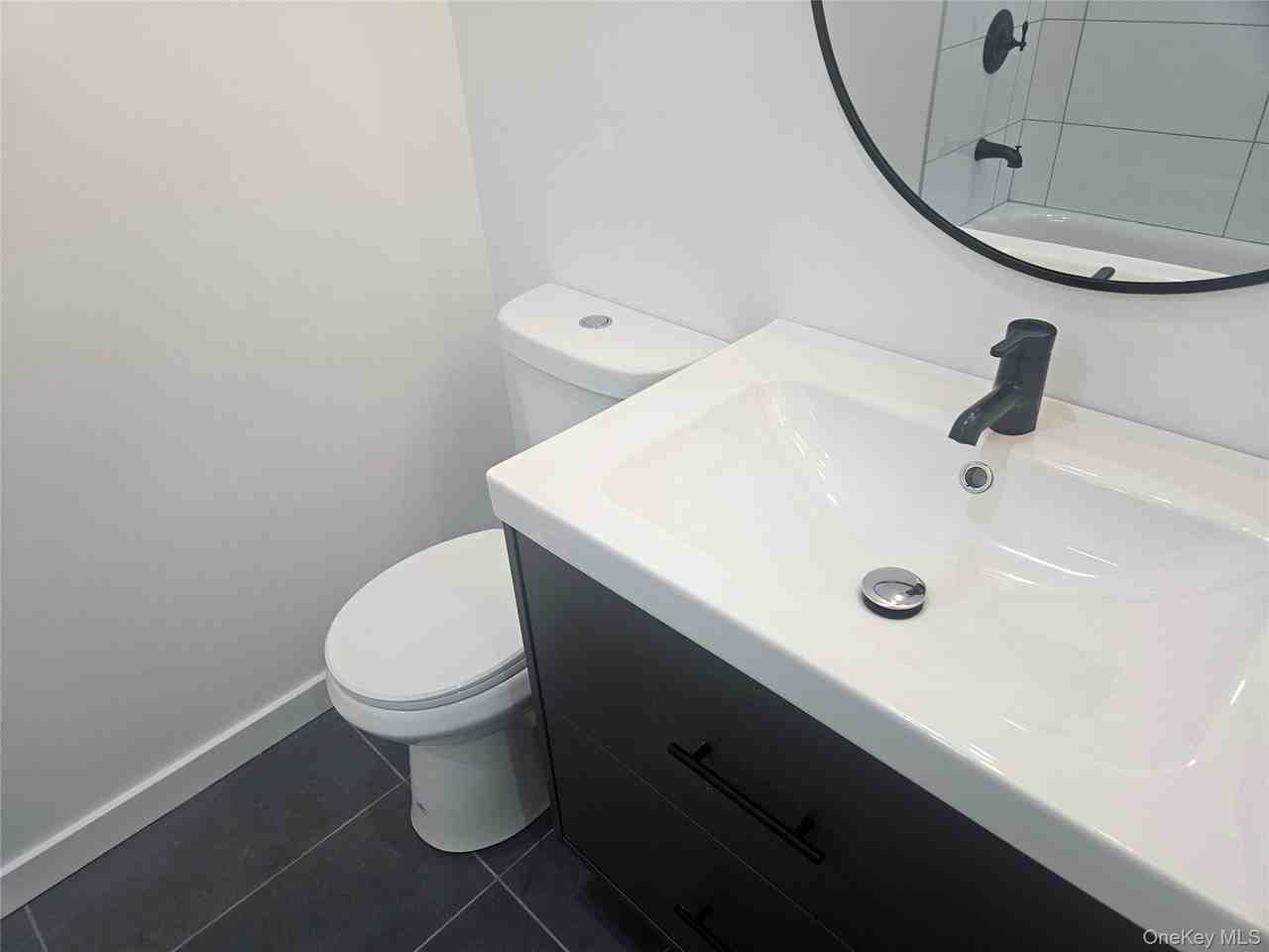 842 Liberty Ave #1B - Photo 2 of 7