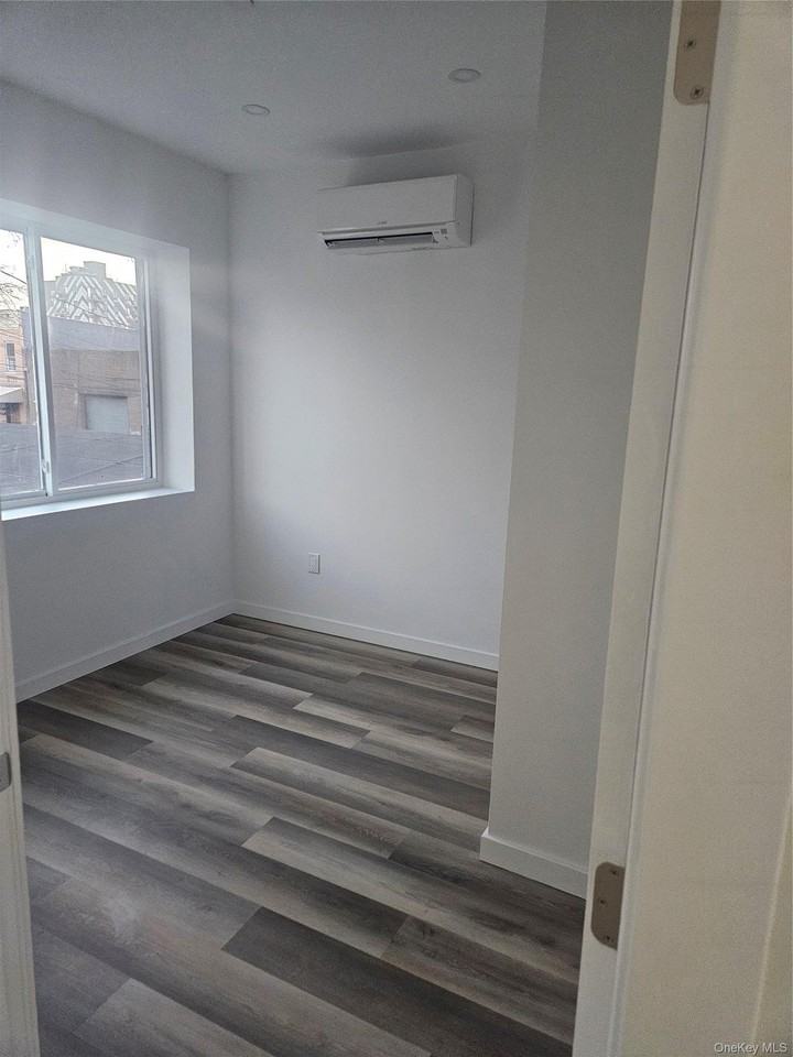 842 Liberty Ave #1B - Photo 4 of 7