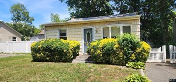 featured image of 117 Alder Dr