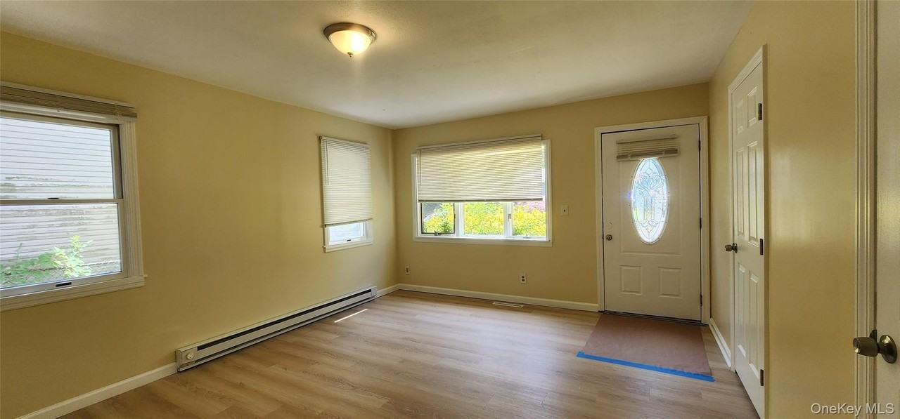 117 Alder Dr - Photo 3 of 10