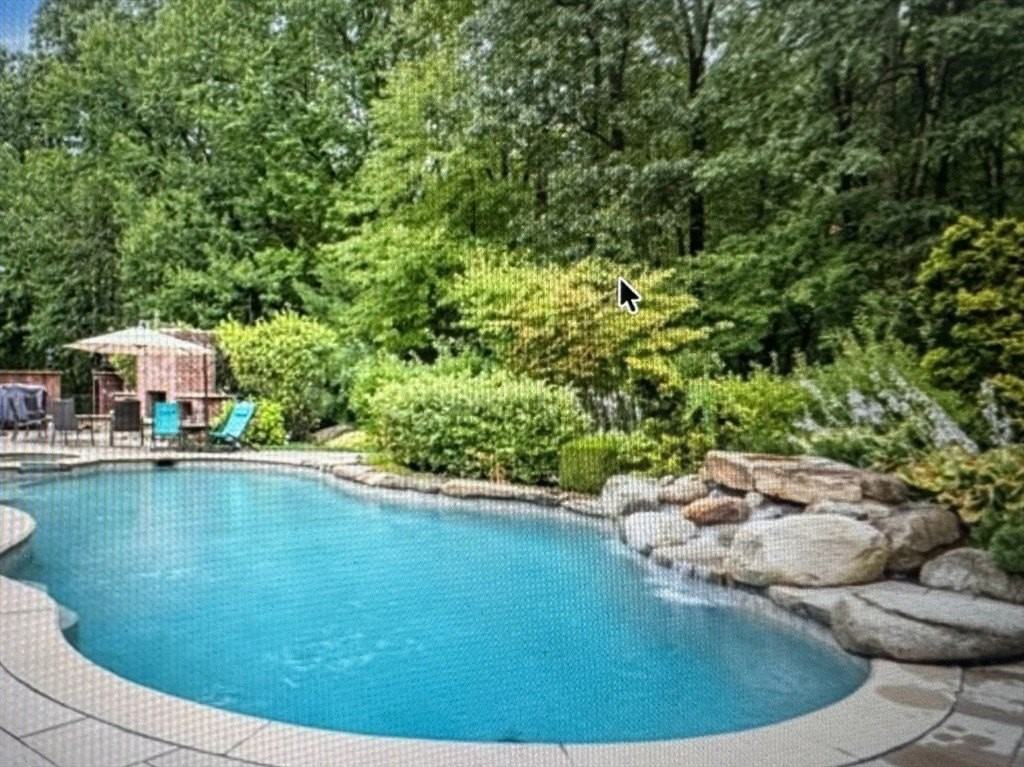 40 Grandview Rd - Photo 3 of 42
