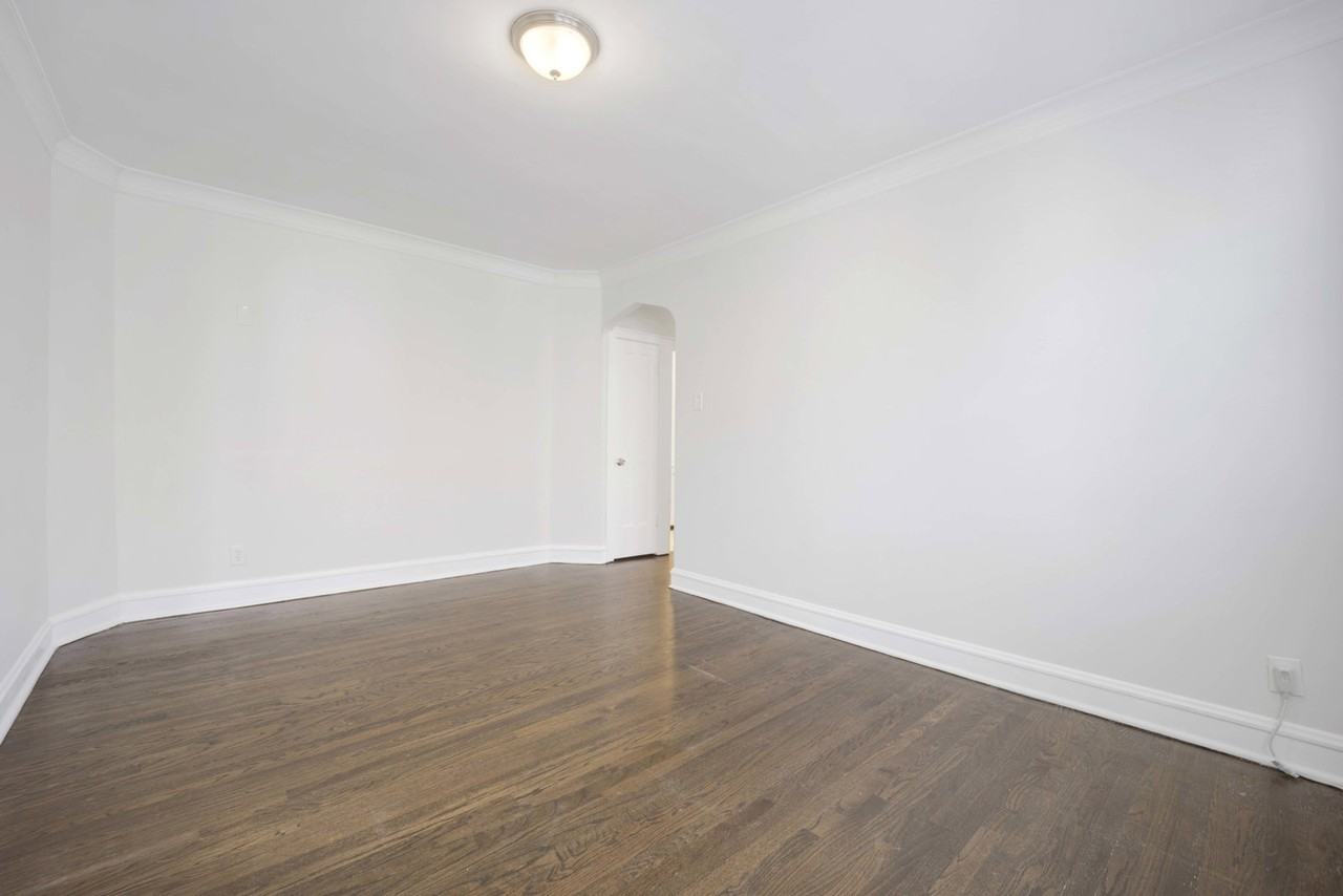 4406 W Altgeld St #2 - Photo 4 of 8
