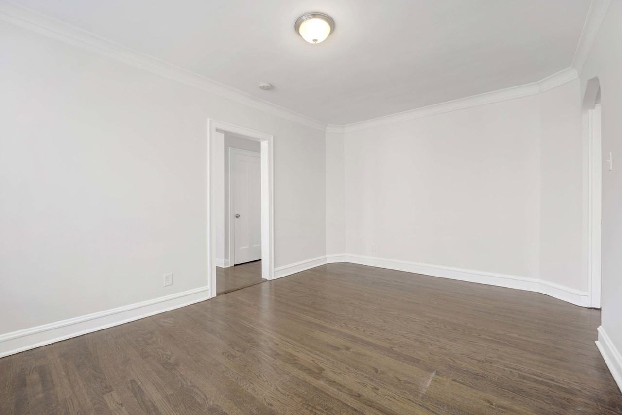 4406 W Altgeld St #2 - Photo 5 of 8
