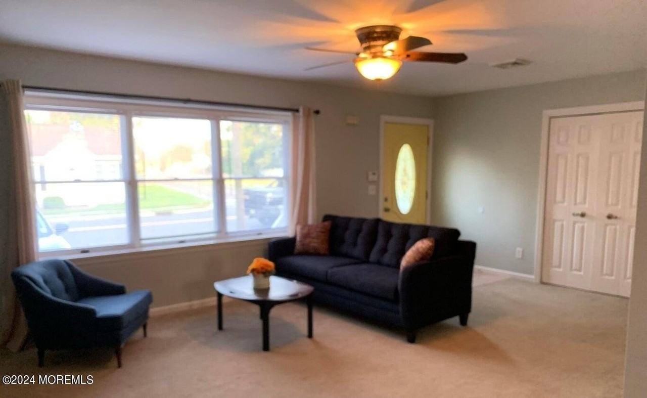 508 Asbury Ave - Photo 5 of 10