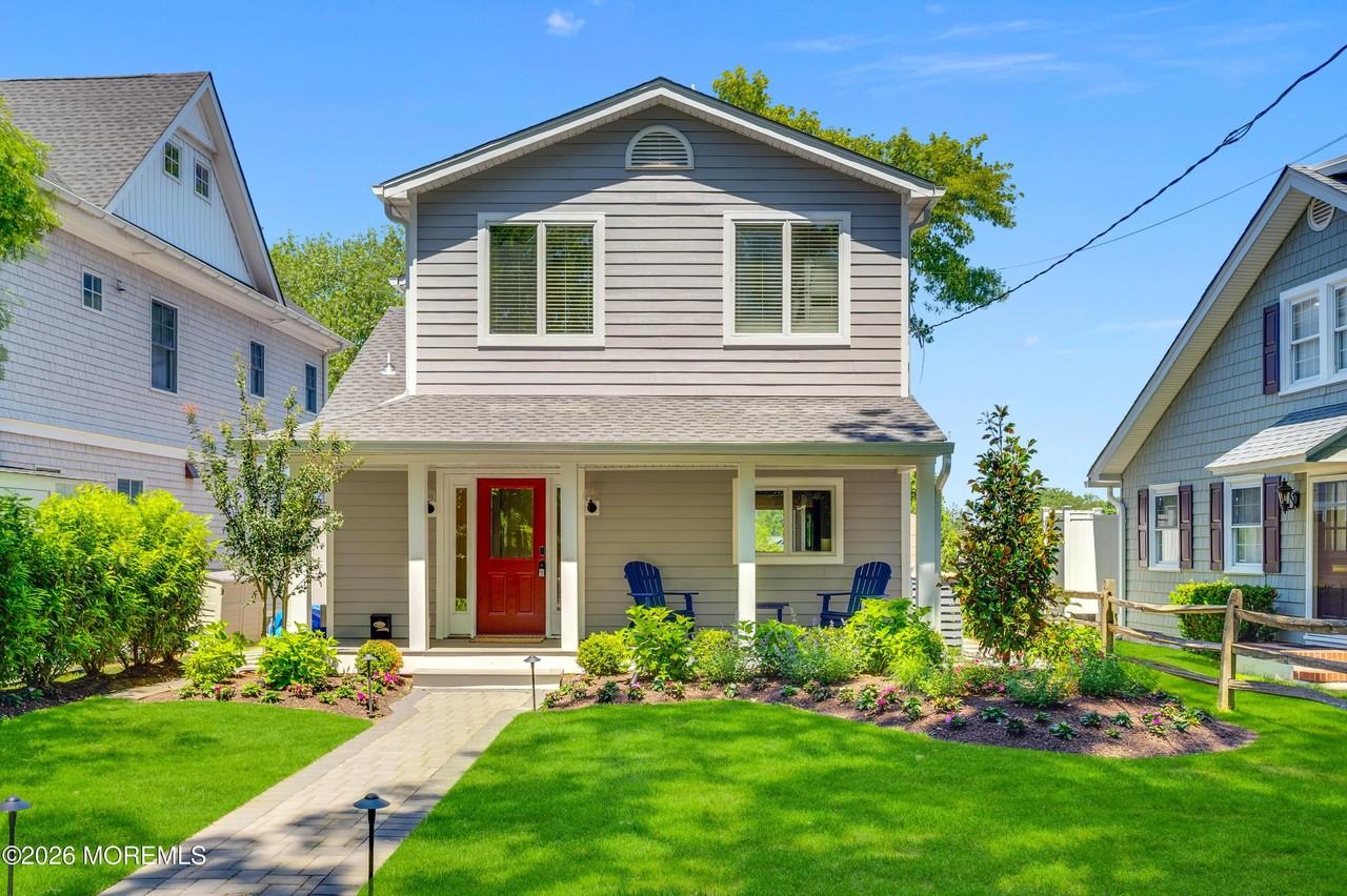637 Beacon Blvd - Photo 4 of 37